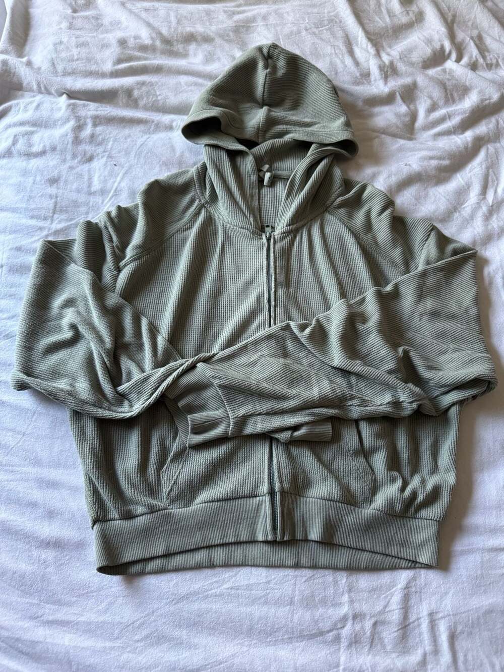 SKIMS Waffle Cropped Zip Up Hoodie in Green Size M